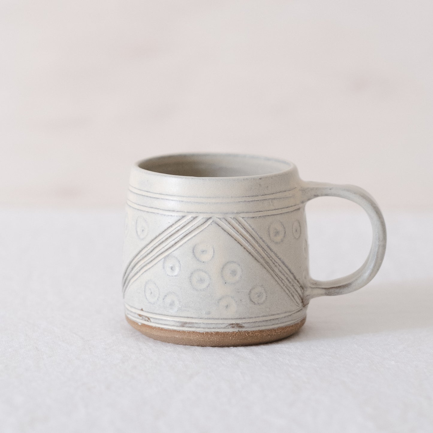 Carved Triangle Mug in Creamy Yellowish Satin Matte