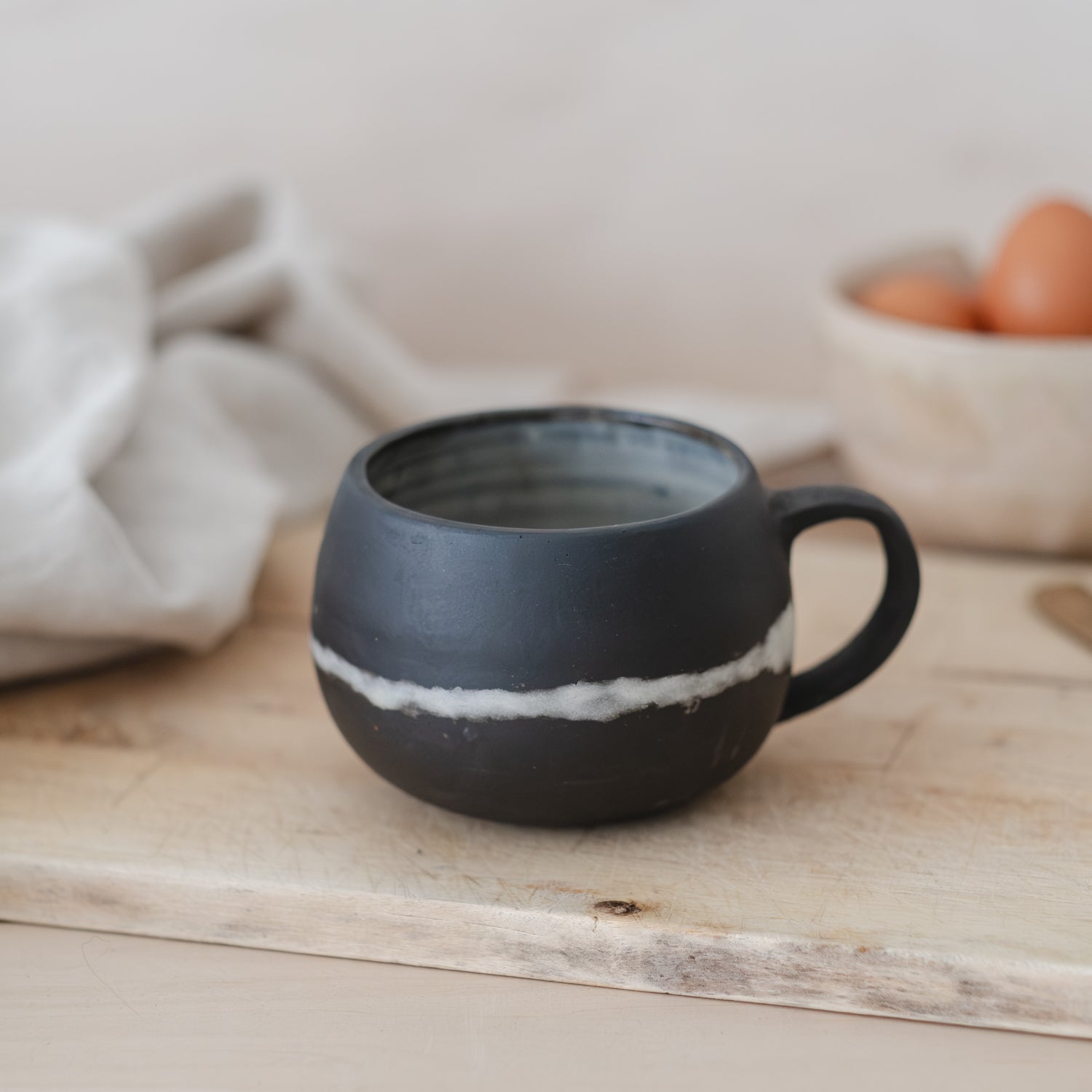 Ceramic Tea Mug With White Line