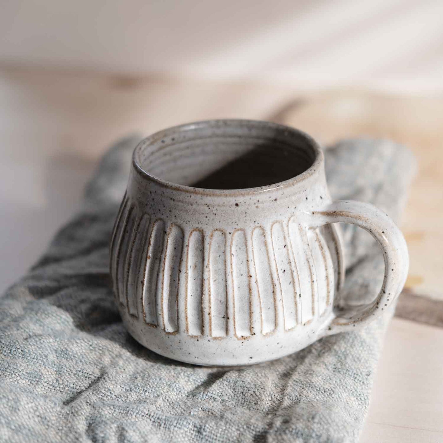 Carved Triangle Mug in Creamy Yellowish Satin Matte – earth + fibre